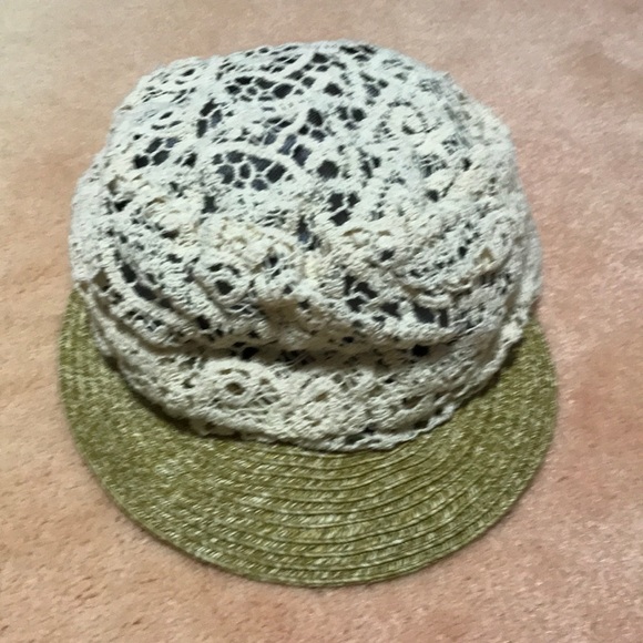 GRACE Lace Crochet Newspaper Boy Cap - Picture 3 of 9